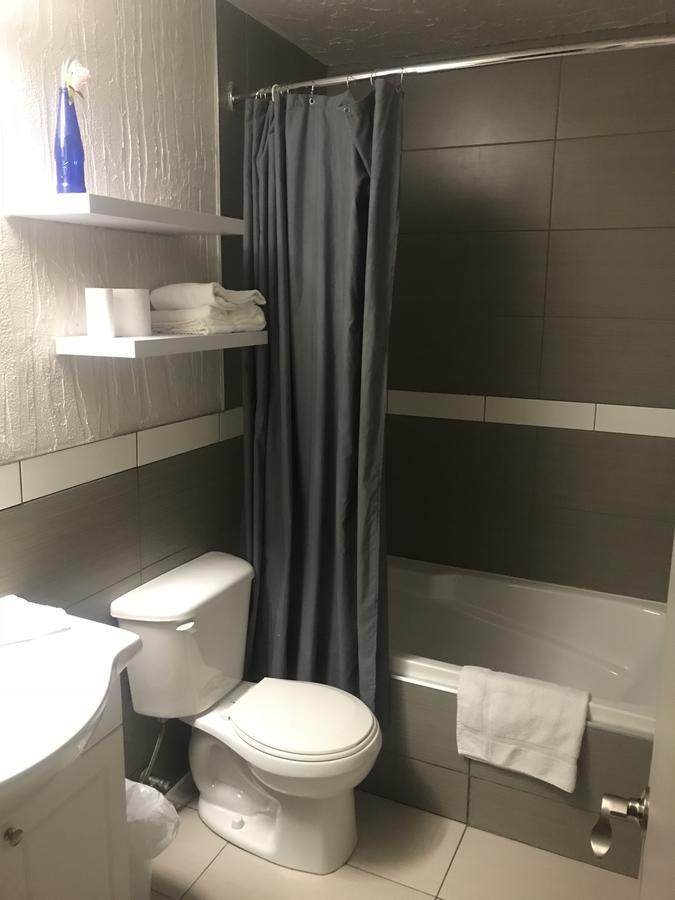 Motel La Siesta De Gascon Тербон Экстерьер фото
